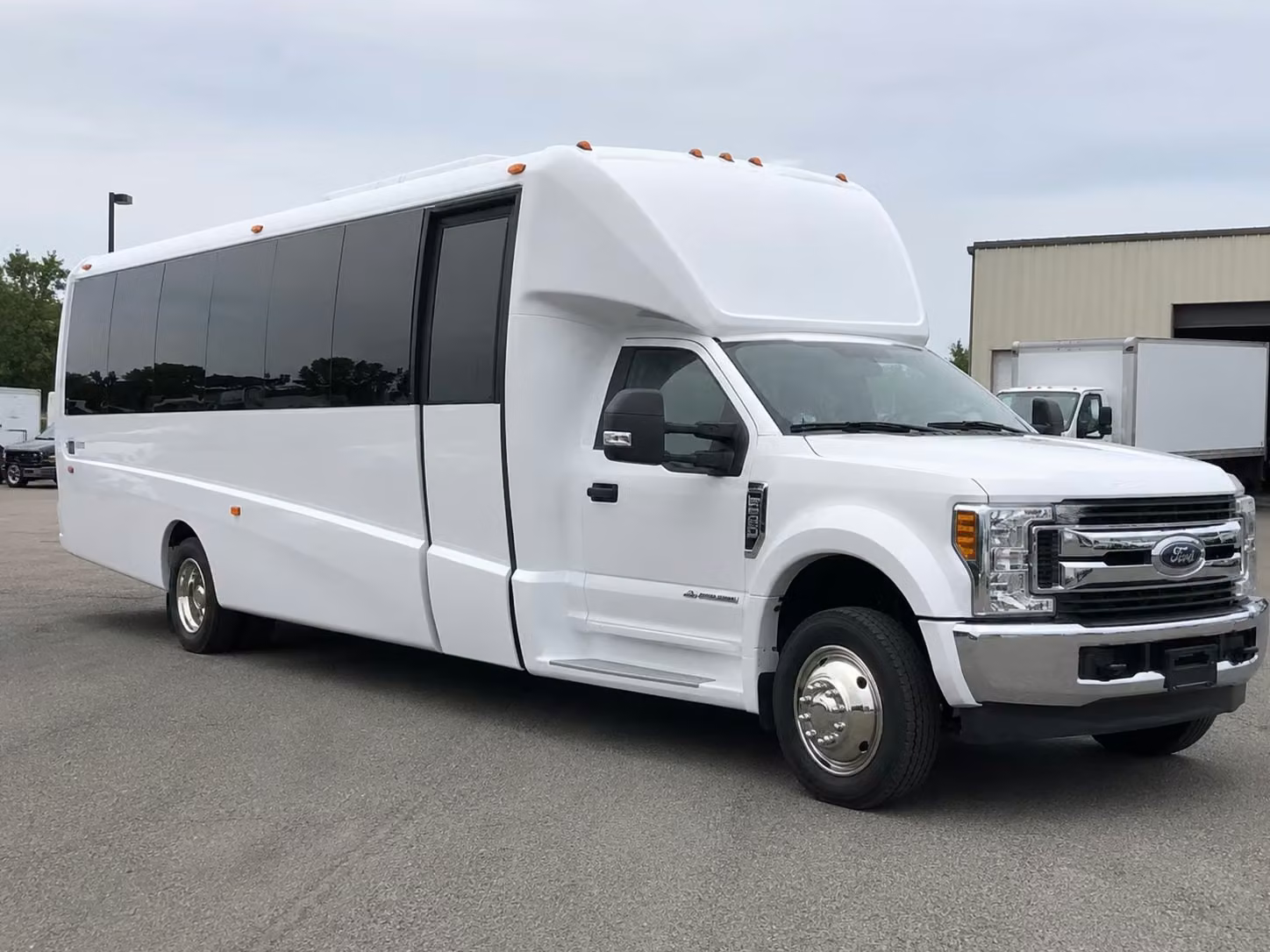 minibus rentals for bridal party transportation around tempe and the east valley